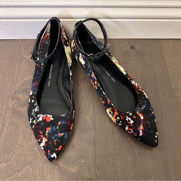 Gap black floral flats with ankle straps - Picture 2 of 6